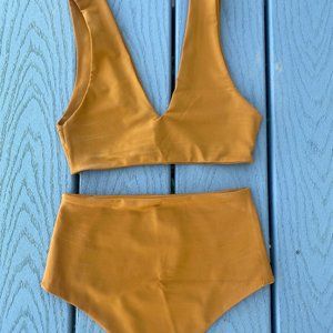 NWOT Gemini Mountain Swimwear Set (SM) in Honey